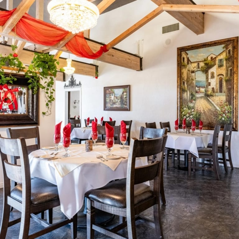 A Comfortable & Elegant Setting🏡