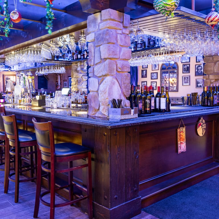 Happy Hour & Live Entertainment