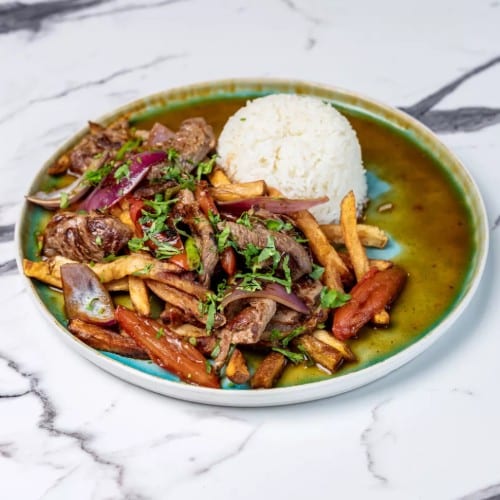 Lomo Saltado.