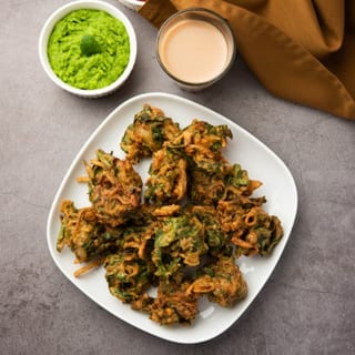 Vegetable Pakora Kadhi