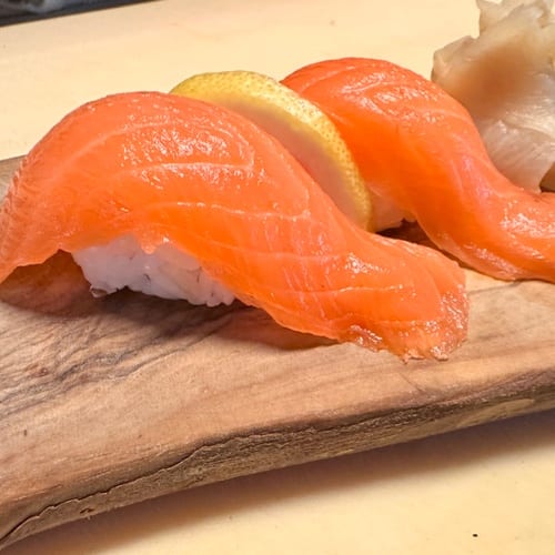 Salmon (Nigiri).