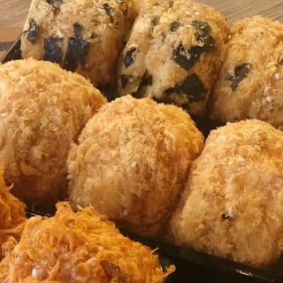 Seaweed Pork Song Song (海苔肉松小贝) (4 Pcs)