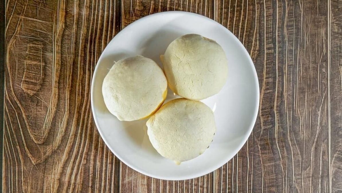 Creamy Egg Yolk Bun / 金沙肥豬仔(流沙包).