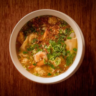Silky Wonton Soup (Sup Hoanh Thanh)