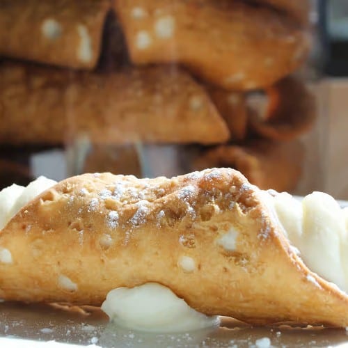 Cannoli (Each).