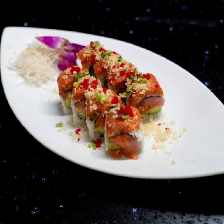 Delicious Avocado Roll at Our Asian-Fusion Restaurant