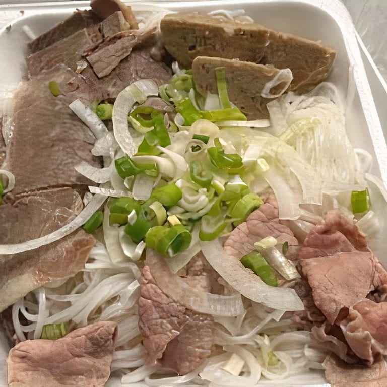 Delicious Beef Noodle Soup: A Vietnamese Favorite