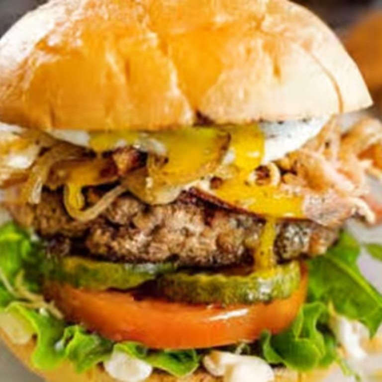 Classic Wedge Salad: Crisp and Refreshing