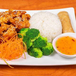 Sesame Chicken with Egg Roll