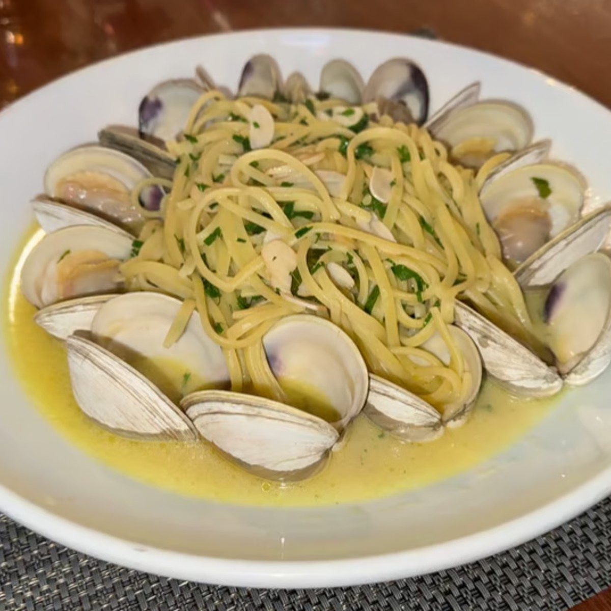 Traditional Linguine & Vongole Pasta.