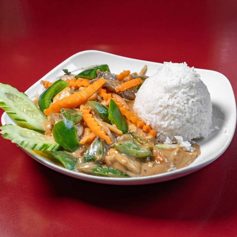 Delicious Yellow Curry: A Thai Favorite