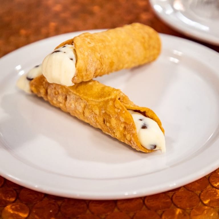 Delicious Cannoli: A Sweet Italian Treat
