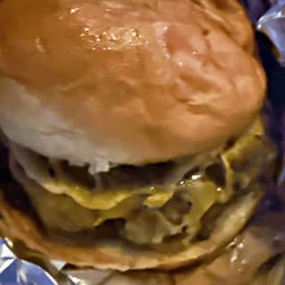 Pines House Burger