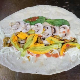 Empanada De Flor De Calabaza