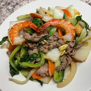 18. Hủ Tiếu Xào Tôm, Thịt - Shrimp & Beef With Rice Noodle