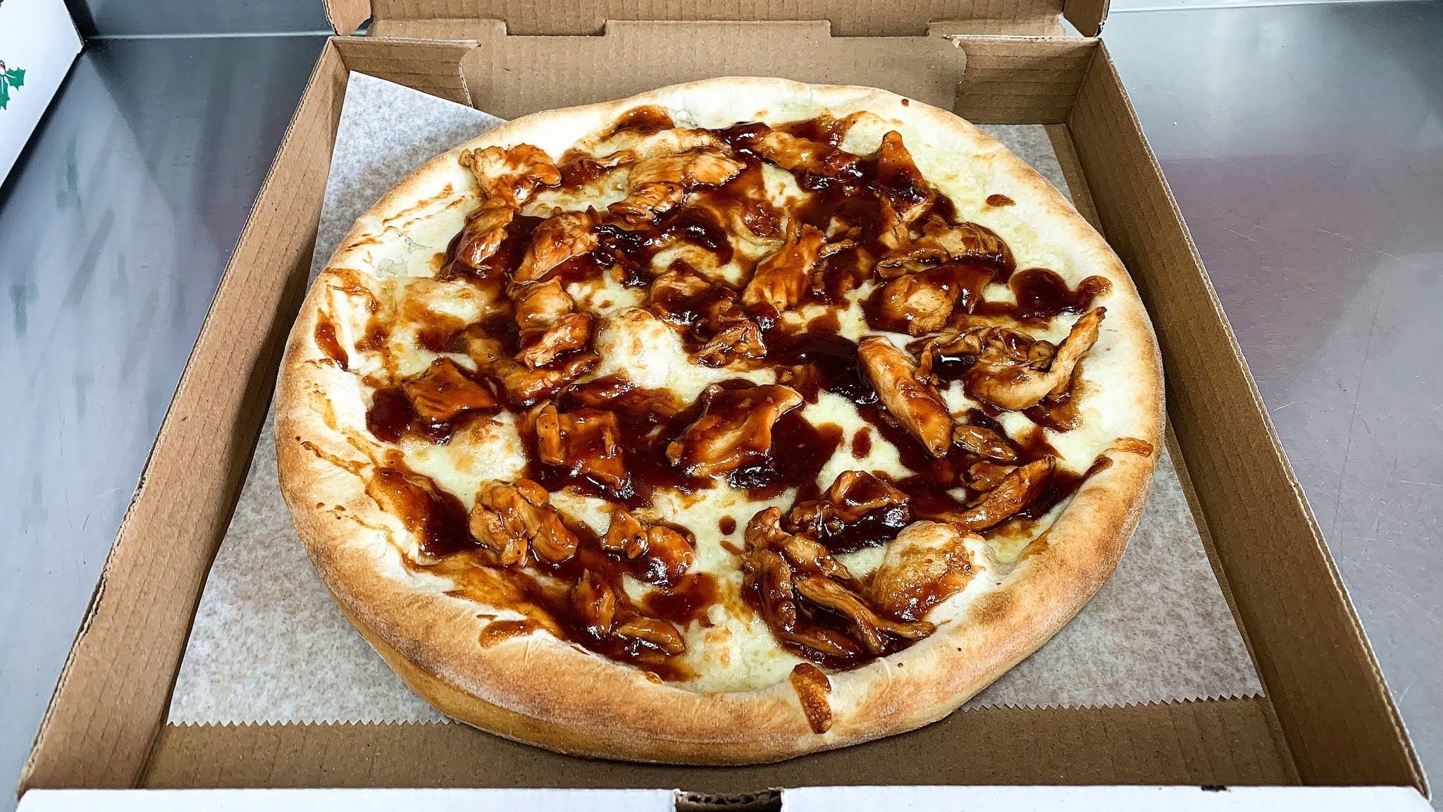 BBQ Grilled Chicken Pizza (Large 16'').