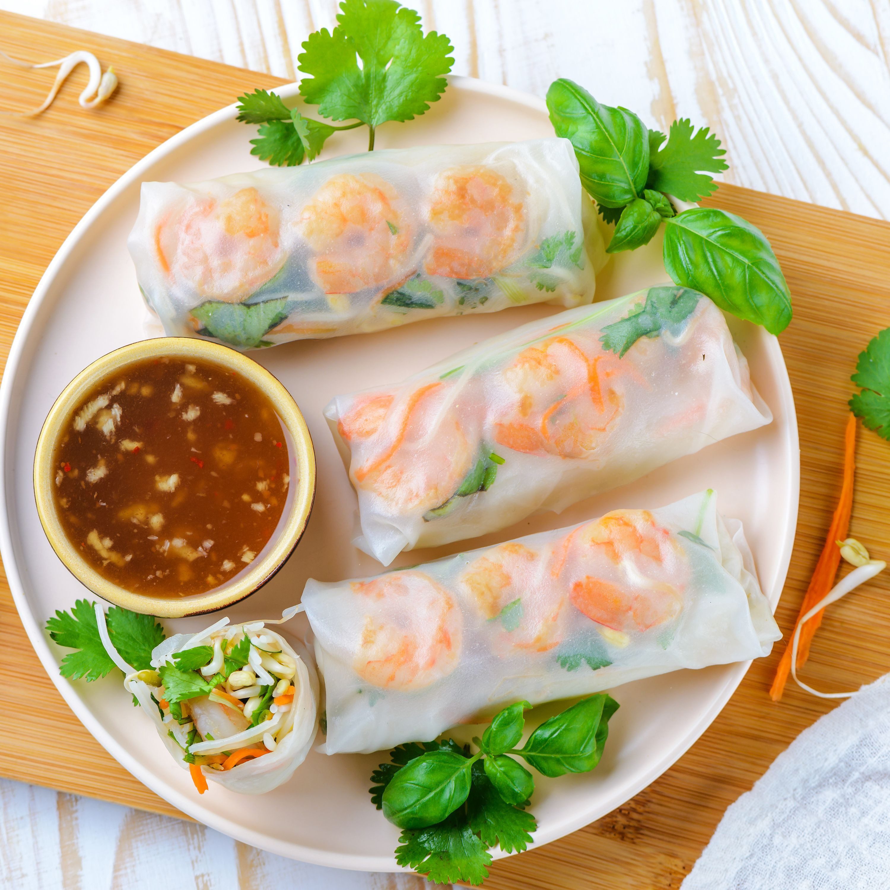 201. Gỏi Cuốn (2 Pcs) Pork & Shrimp Summer Rolls.