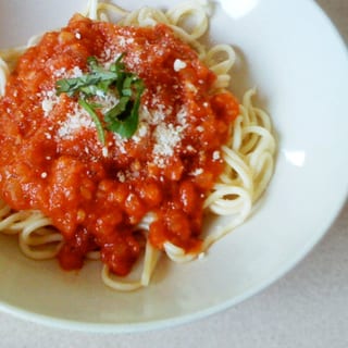 Spaghetti with marinara sauce