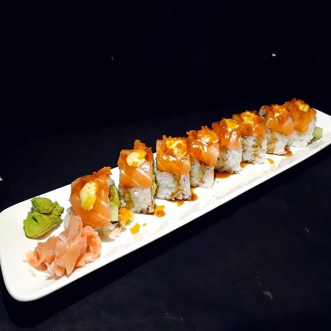 SALMON PARADISE ROLL.