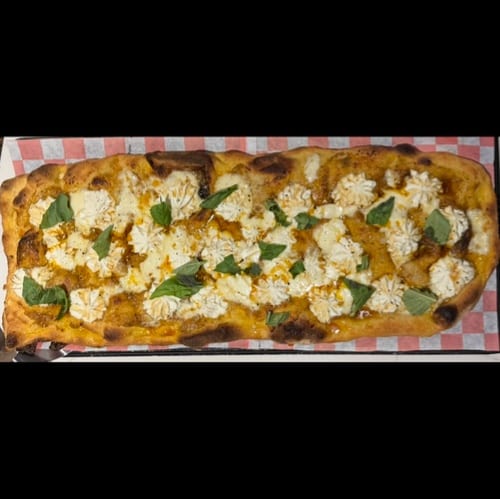 Snow White Pizza (2 Ft. Pala).