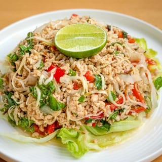 Larb Gai Salad (Chicken)