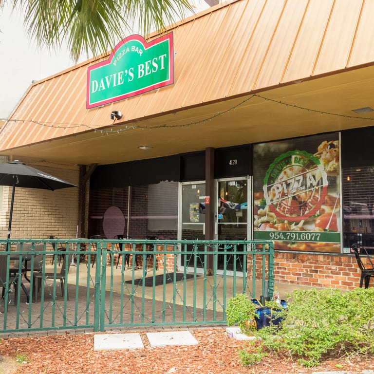 Welcome to Davie's Best Pizza Bar