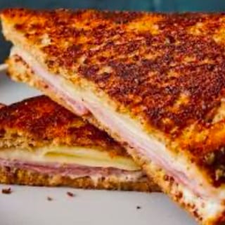 GRILLED CHEESE WITH HAM