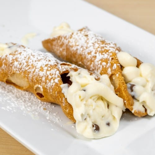 Cannolis.
