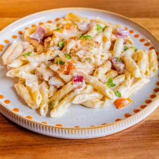 Alfredo Pasta with Tandoori Chicken