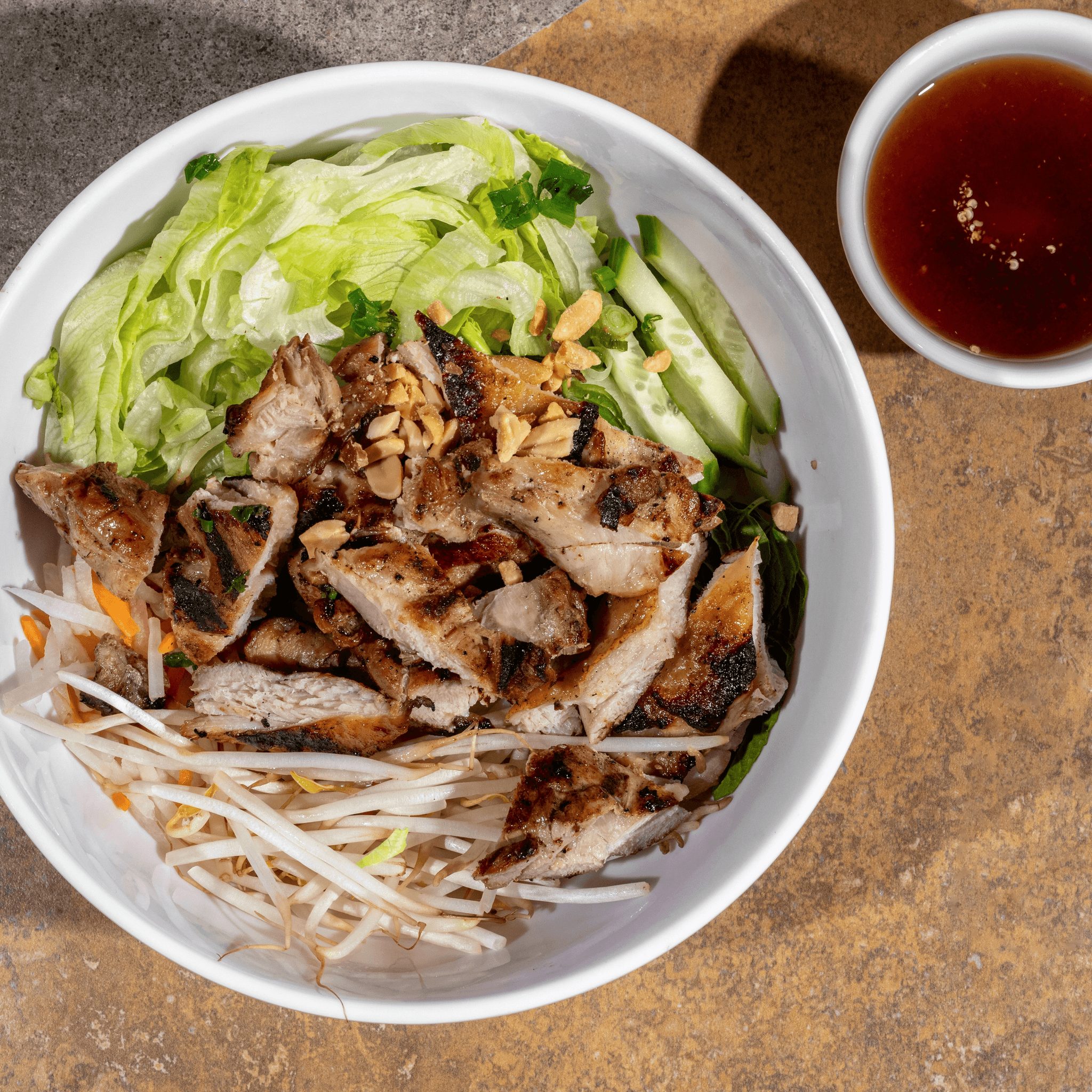 B3- Bun Ga Nuong (Grilled Chicken).