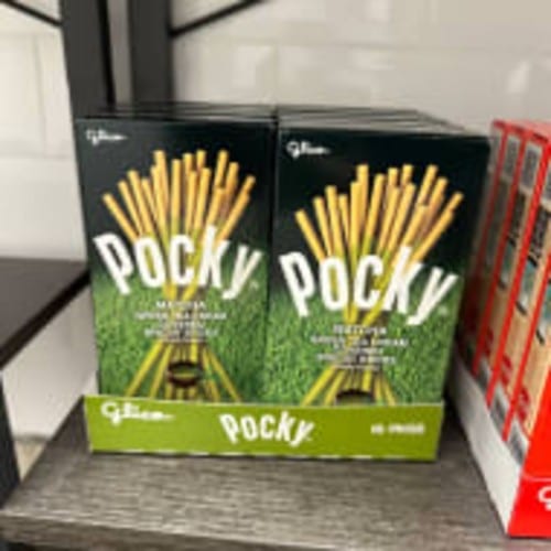 Pocky Matcha.