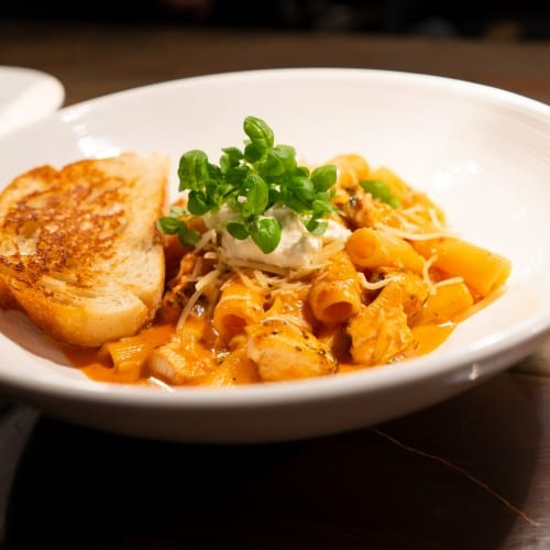 RIGATONI À LA VODKA.