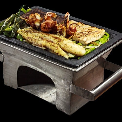 Fajitas Mar Y Tierra (Serving for two people).