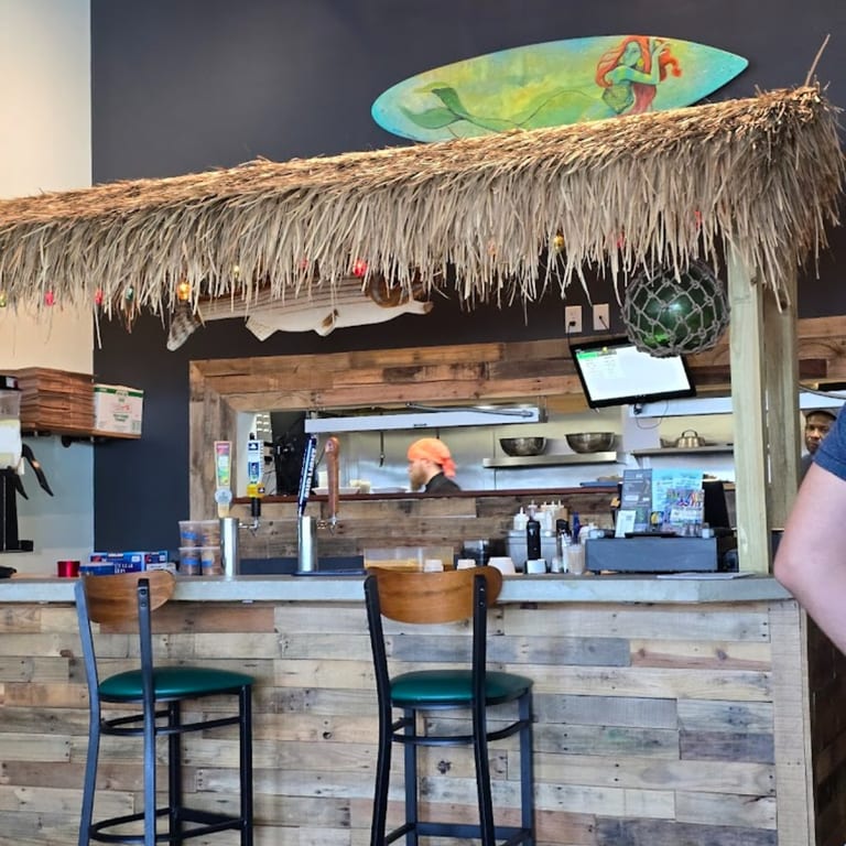 Island Vibes, Local Flavors