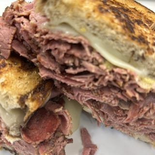 Classic Pastrami Sandwich