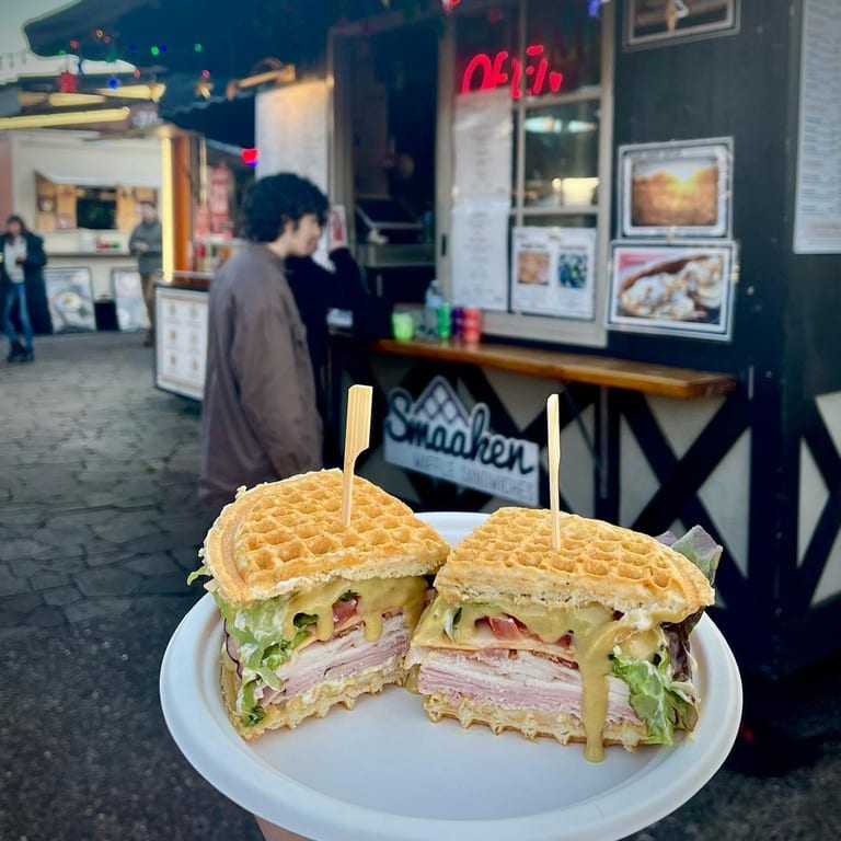 Welcome to Smaaken Waffle Sandwiches!  🧇