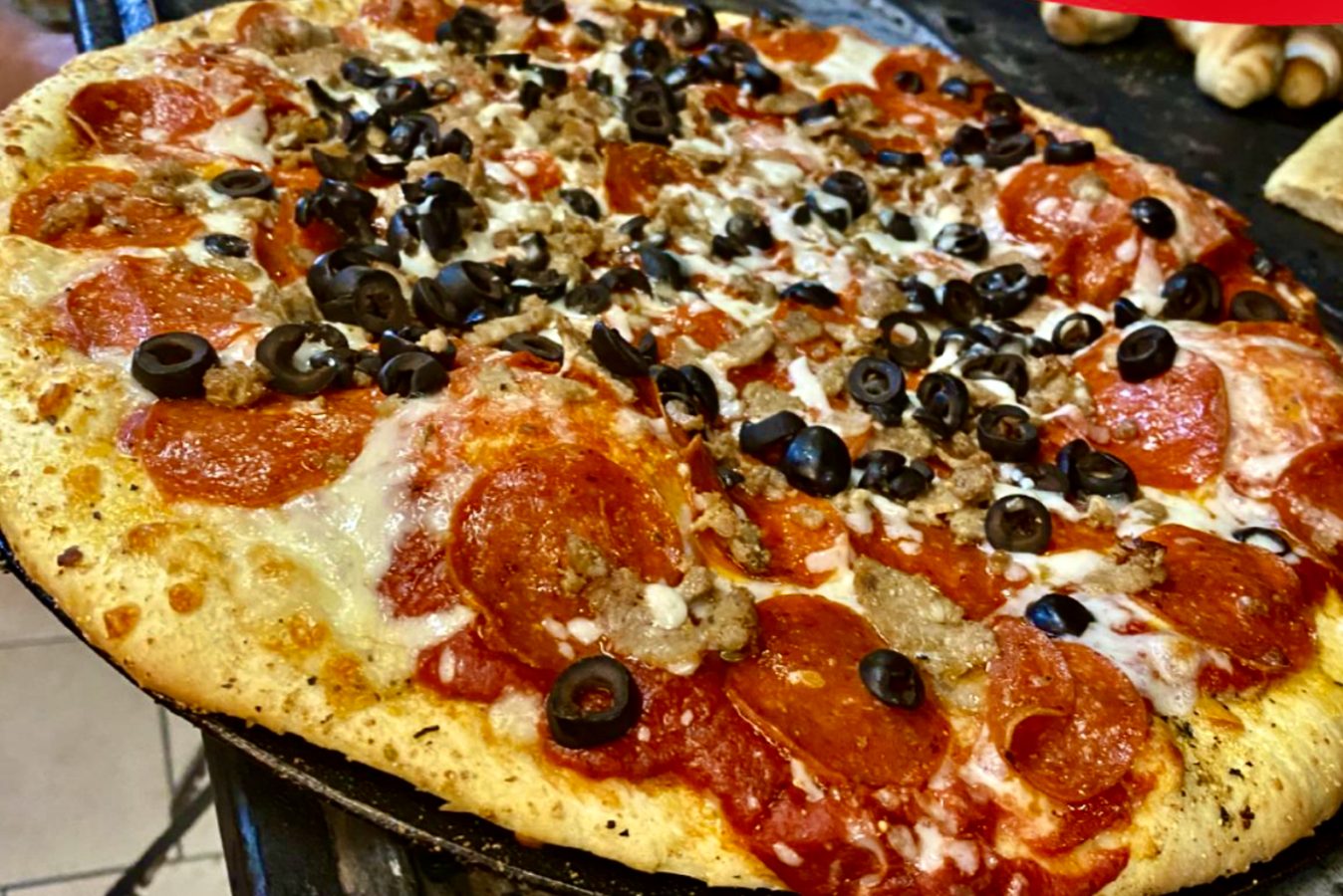 The Usual Pizza (16").