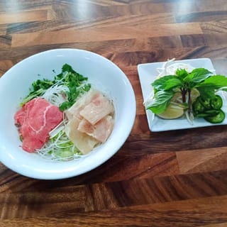 P10.  Steak & tendon