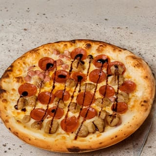 Pizza Tri Carne Pizza