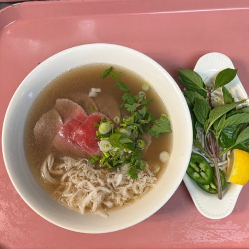 6. Pho Tai, Nam, Sach.