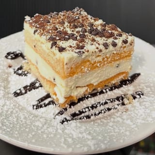 Cannoli Cake