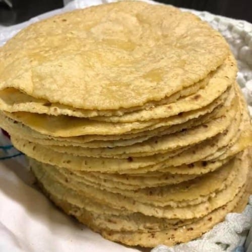 Tortillas Hechas a Mano / Handmade Tortillas.