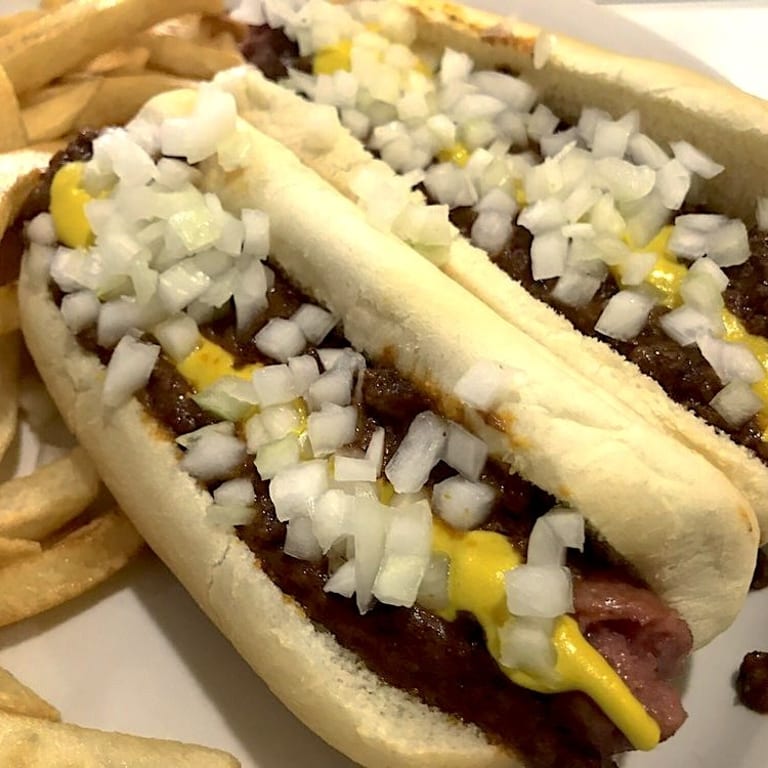 Burger Bliss: American Classics and Greek Delights