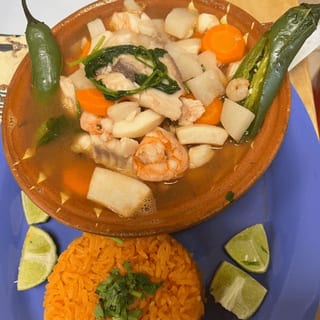 Caldo de Mariscos