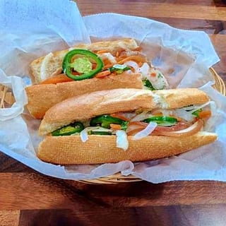 BM1.  Dac Biet Sandwich