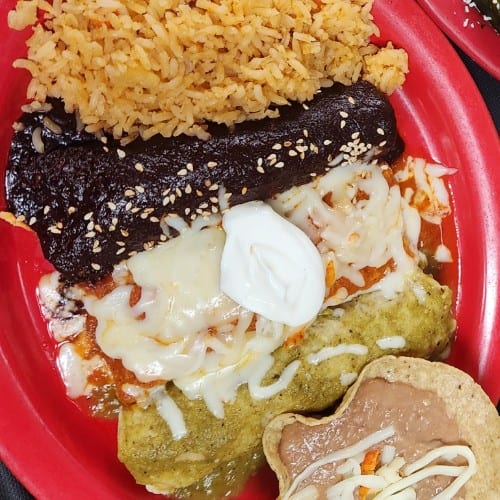 Enchiladeras.
