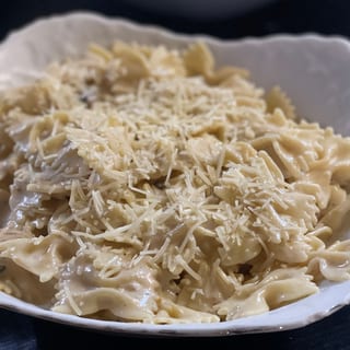 Farfalle E Fungi Formaggi