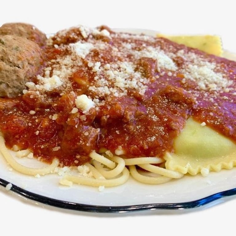 Garlic Bread Delights: Italian Cuisine Favorites