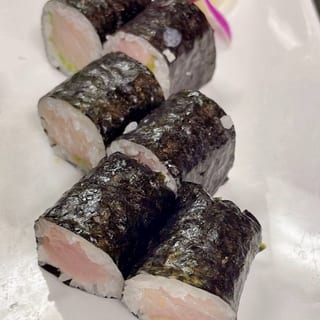 Yellowtail Sushi Roll