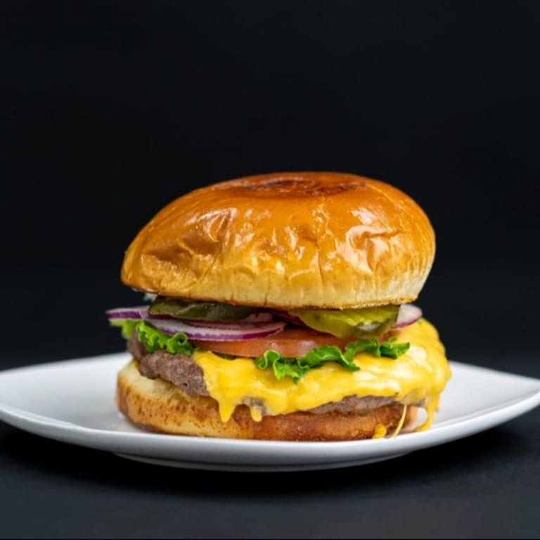 Delicious Cheeseburgers: A Classic American Favorite